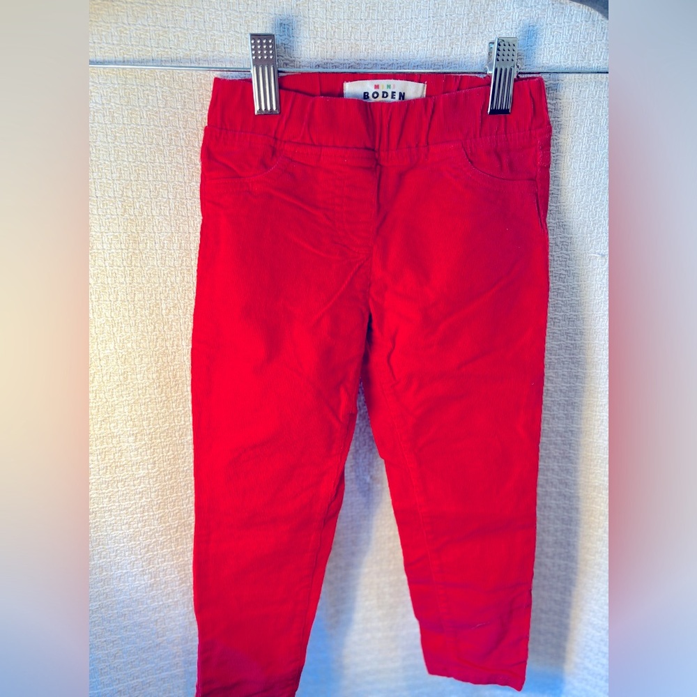 LIKE new Mini Boden Red cord stretch pants size 3T